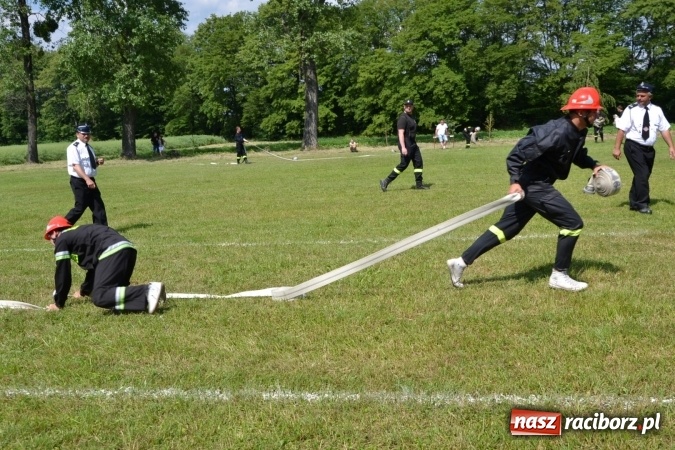 Zdjęcie w galerii na portalu naszraciborz.pl: Nie ma mocnych na Roszków! Pokonał o włos ekipę z Owsiszcz w gminnych zawodach! wiadomości z regionu
