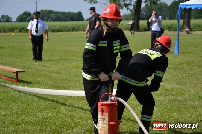 Zdjęcie w galerii na portalu naszraciborz.pl: Nie ma mocnych na Roszków! Pokonał o włos ekipę z Owsiszcz w gminnych zawodach! wiadomości z regionu