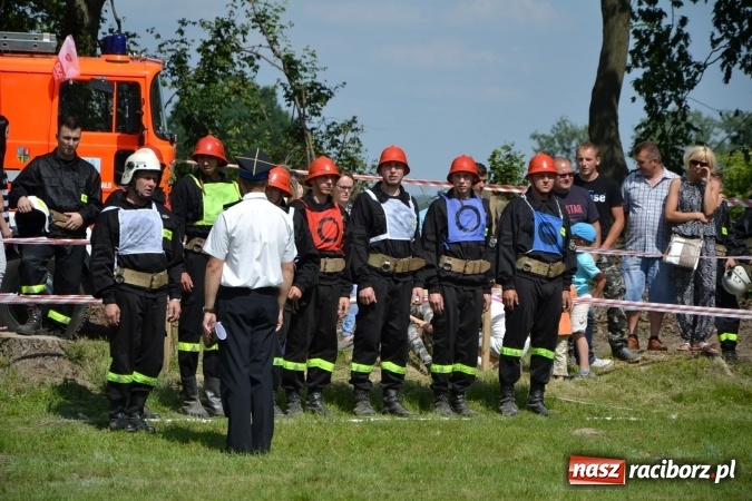 Zdjęcie w galerii na portalu naszraciborz.pl: Nie ma mocnych na Roszków! Pokonał o włos ekipę z Owsiszcz w gminnych zawodach! wiadomości z regionu