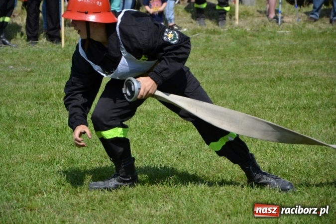 Zdjęcie w galerii na portalu naszraciborz.pl: Nie ma mocnych na Roszków! Pokonał o włos ekipę z Owsiszcz w gminnych zawodach! wiadomości z regionu