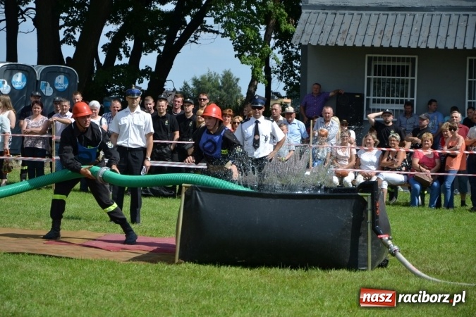 Zdjęcie w galerii na portalu naszraciborz.pl: Nie ma mocnych na Roszków! Pokonał o włos ekipę z Owsiszcz w gminnych zawodach! wiadomości z regionu