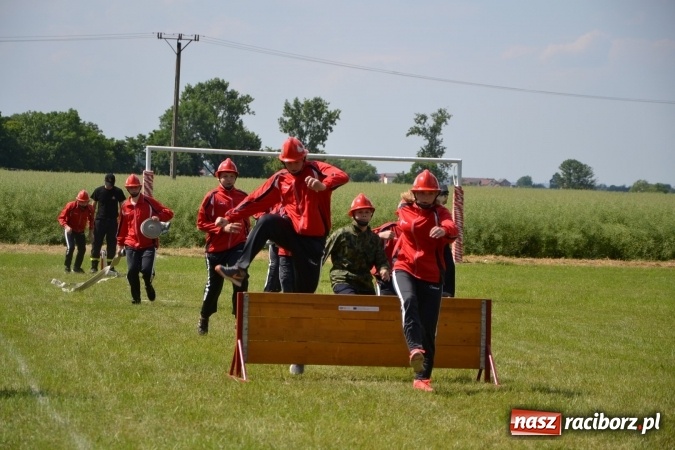 Zdjęcie w galerii na portalu naszraciborz.pl: Nie ma mocnych na Roszków! Pokonał o włos ekipę z Owsiszcz w gminnych zawodach! wiadomości z regionu