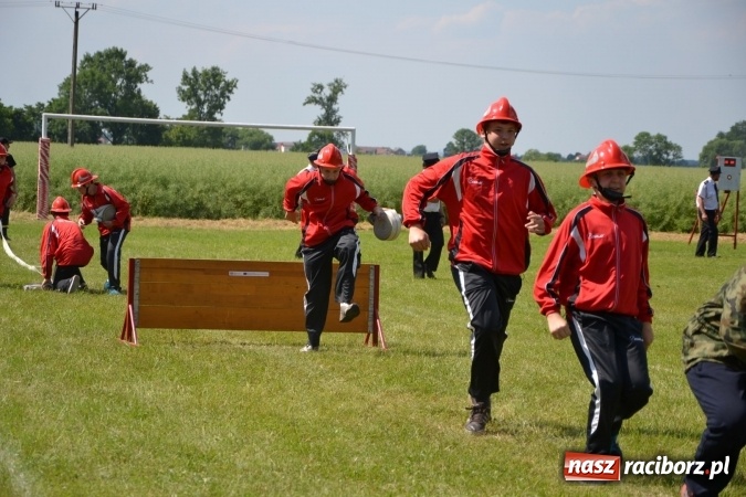 Zdjęcie w galerii na portalu naszraciborz.pl: Nie ma mocnych na Roszków! Pokonał o włos ekipę z Owsiszcz w gminnych zawodach! wiadomości z regionu
