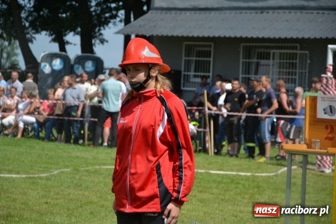 Zdjęcie w galerii na portalu naszraciborz.pl: Nie ma mocnych na Roszków! Pokonał o włos ekipę z Owsiszcz w gminnych zawodach! wiadomości z regionu