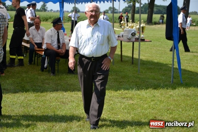 Zdjęcie w galerii na portalu naszraciborz.pl: Nie ma mocnych na Roszków! Pokonał o włos ekipę z Owsiszcz w gminnych zawodach! wiadomości z regionu