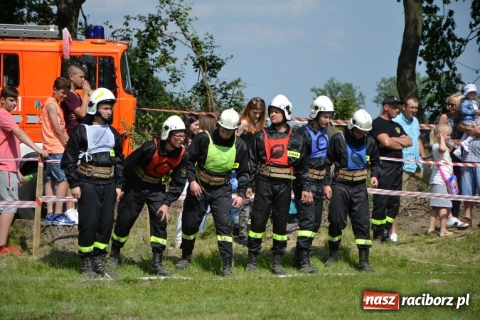 Zdjęcie w galerii na portalu naszraciborz.pl: Nie ma mocnych na Roszków! Pokonał o włos ekipę z Owsiszcz w gminnych zawodach! wiadomości z regionu