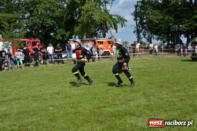 Zdjęcie w galerii na portalu naszraciborz.pl: Nie ma mocnych na Roszków! Pokonał o włos ekipę z Owsiszcz w gminnych zawodach! wiadomości z regionu