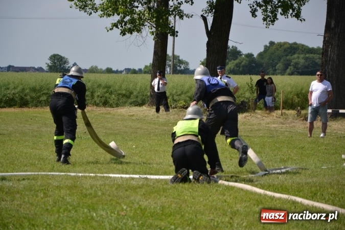 Zdjęcie w galerii na portalu naszraciborz.pl: Nie ma mocnych na Roszków! Pokonał o włos ekipę z Owsiszcz w gminnych zawodach! wiadomości z regionu