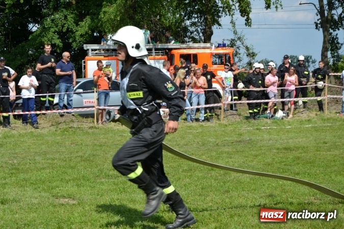 Zdjęcie w galerii na portalu naszraciborz.pl: Nie ma mocnych na Roszków! Pokonał o włos ekipę z Owsiszcz w gminnych zawodach! wiadomości z regionu
