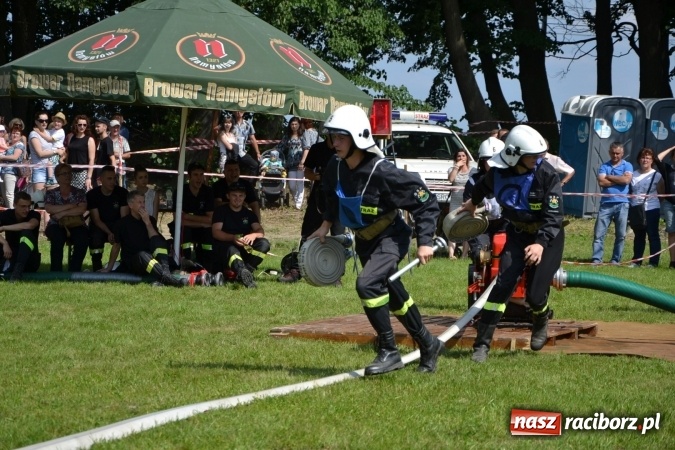 Zdjęcie w galerii na portalu naszraciborz.pl: Nie ma mocnych na Roszków! Pokonał o włos ekipę z Owsiszcz w gminnych zawodach! wiadomości z regionu