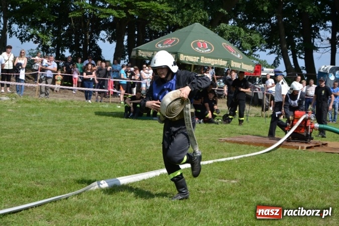 Zdjęcie w galerii na portalu naszraciborz.pl: Nie ma mocnych na Roszków! Pokonał o włos ekipę z Owsiszcz w gminnych zawodach! wiadomości z regionu