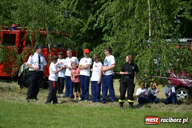 Zdjęcie w galerii na portalu naszraciborz.pl: Nie ma mocnych na Roszków! Pokonał o włos ekipę z Owsiszcz w gminnych zawodach! wiadomości z regionu