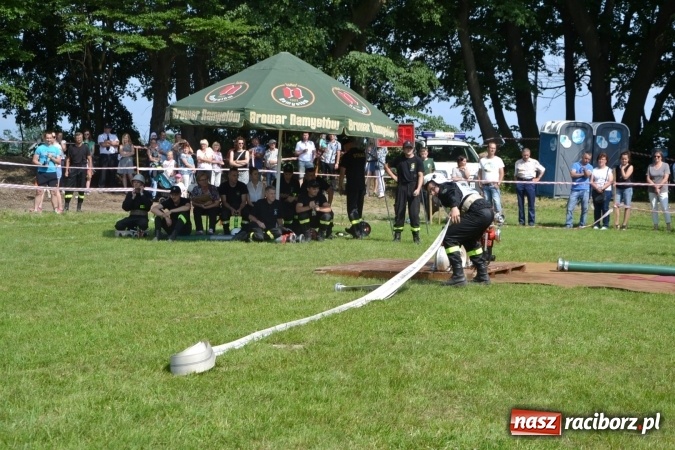 Zdjęcie w galerii na portalu naszraciborz.pl: Nie ma mocnych na Roszków! Pokonał o włos ekipę z Owsiszcz w gminnych zawodach! wiadomości z regionu