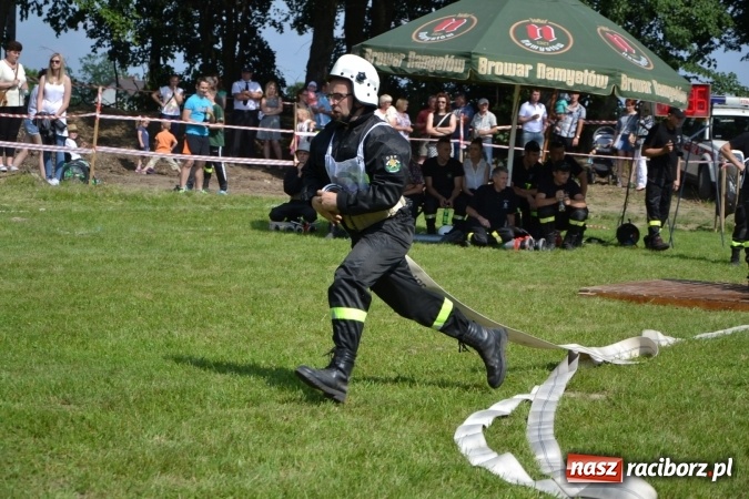 Zdjęcie w galerii na portalu naszraciborz.pl: Nie ma mocnych na Roszków! Pokonał o włos ekipę z Owsiszcz w gminnych zawodach! wiadomości z regionu