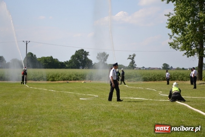 Zdjęcie w galerii na portalu naszraciborz.pl: Nie ma mocnych na Roszków! Pokonał o włos ekipę z Owsiszcz w gminnych zawodach! wiadomości z regionu