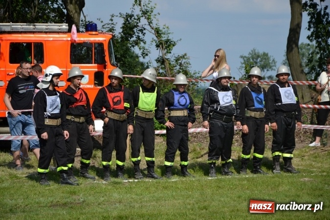 Zdjęcie w galerii na portalu naszraciborz.pl: Nie ma mocnych na Roszków! Pokonał o włos ekipę z Owsiszcz w gminnych zawodach! wiadomości z regionu