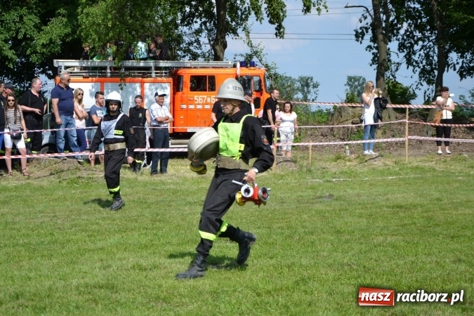 Zdjęcie w galerii na portalu naszraciborz.pl: Nie ma mocnych na Roszków! Pokonał o włos ekipę z Owsiszcz w gminnych zawodach! wiadomości z regionu