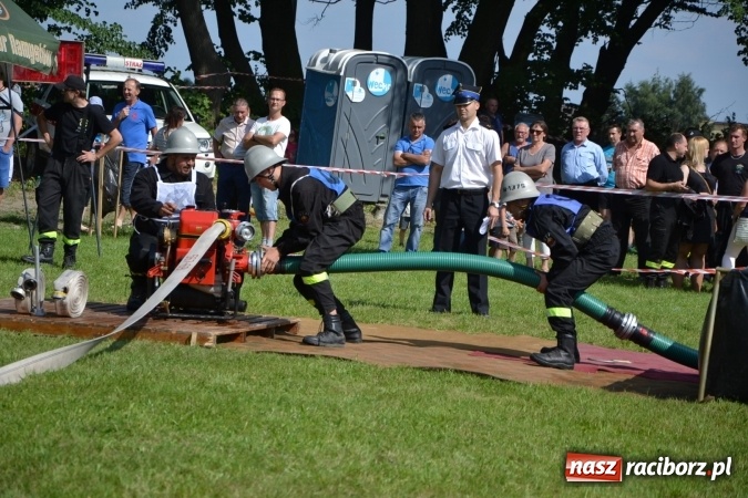 Zdjęcie w galerii na portalu naszraciborz.pl: Nie ma mocnych na Roszków! Pokonał o włos ekipę z Owsiszcz w gminnych zawodach! wiadomości z regionu