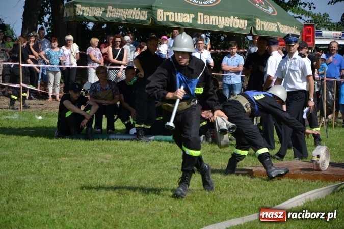 Zdjęcie w galerii na portalu naszraciborz.pl: Nie ma mocnych na Roszków! Pokonał o włos ekipę z Owsiszcz w gminnych zawodach! wiadomości z regionu