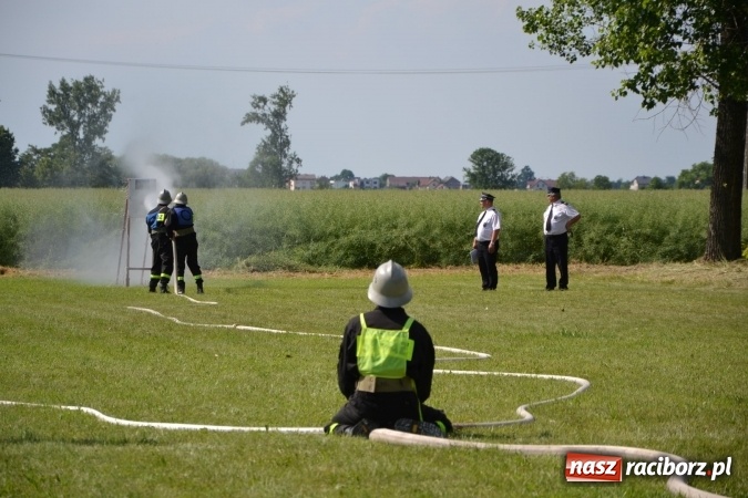 Zdjęcie w galerii na portalu naszraciborz.pl: Nie ma mocnych na Roszków! Pokonał o włos ekipę z Owsiszcz w gminnych zawodach! wiadomości z regionu