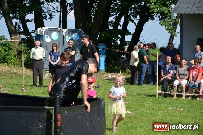 Zdjęcie w galerii na portalu naszraciborz.pl: Nie ma mocnych na Roszków! Pokonał o włos ekipę z Owsiszcz w gminnych zawodach! wiadomości z regionu