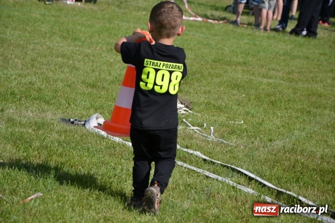 Zdjęcie w galerii na portalu naszraciborz.pl: Nie ma mocnych na Roszków! Pokonał o włos ekipę z Owsiszcz w gminnych zawodach! wiadomości z regionu