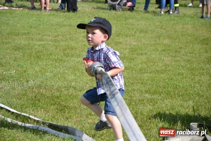 Zdjęcie w galerii na portalu naszraciborz.pl: Nie ma mocnych na Roszków! Pokonał o włos ekipę z Owsiszcz w gminnych zawodach! wiadomości z regionu