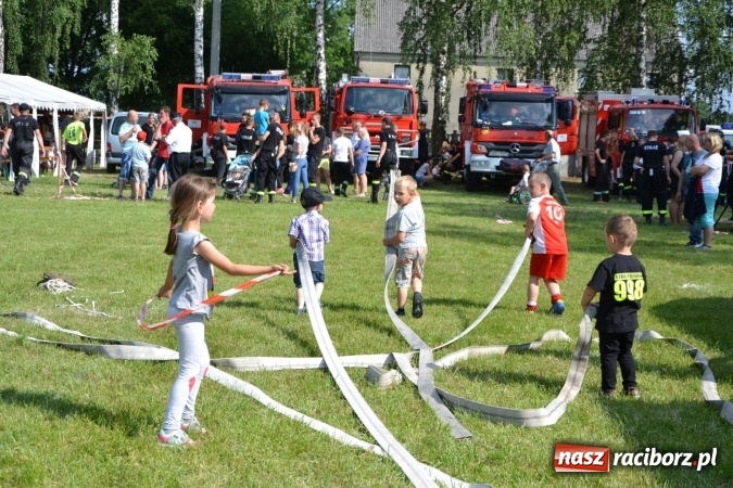 Zdjęcie w galerii na portalu naszraciborz.pl: Nie ma mocnych na Roszków! Pokonał o włos ekipę z Owsiszcz w gminnych zawodach! wiadomości z regionu