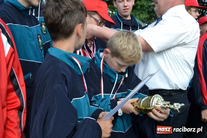 Zdjęcie w galerii na portalu naszraciborz.pl: Nie ma mocnych na Roszków! Pokonał o włos ekipę z Owsiszcz w gminnych zawodach! wiadomości z regionu