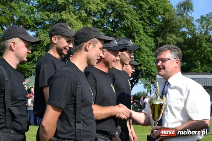Zdjęcie w galerii na portalu naszraciborz.pl: Nie ma mocnych na Roszków! Pokonał o włos ekipę z Owsiszcz w gminnych zawodach! wiadomości z regionu