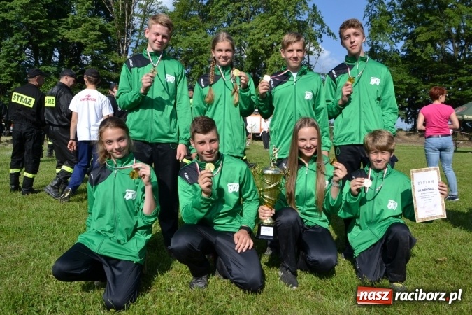 Zdjęcie w galerii na portalu naszraciborz.pl: Nie ma mocnych na Roszków! Pokonał o włos ekipę z Owsiszcz w gminnych zawodach! wiadomości z regionu