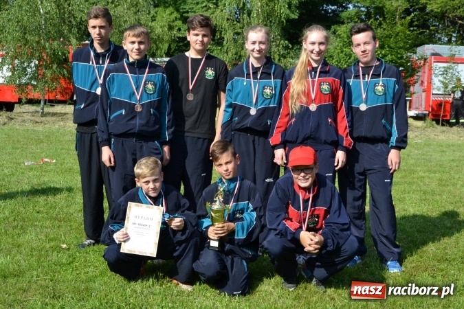 Zdjęcie w galerii na portalu naszraciborz.pl: Nie ma mocnych na Roszków! Pokonał o włos ekipę z Owsiszcz w gminnych zawodach! wiadomości z regionu