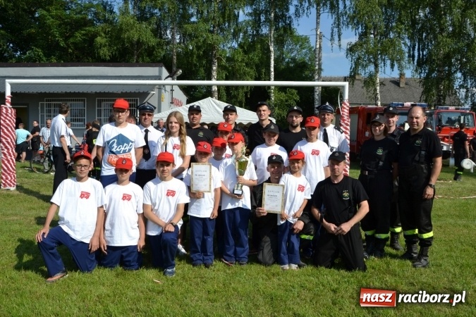 Zdjęcie w galerii na portalu naszraciborz.pl: Nie ma mocnych na Roszków! Pokonał o włos ekipę z Owsiszcz w gminnych zawodach! wiadomości z regionu