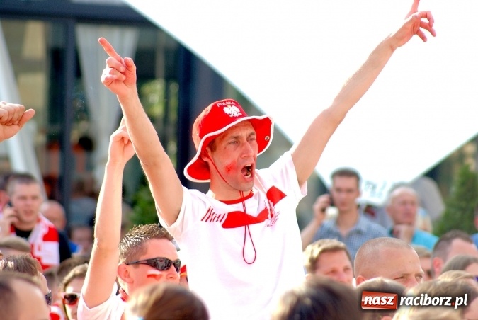 Zdjęcie w galerii na portalu naszraciborz.pl: Kto wygra? Polska czy Niemcy? Mecz do obejrzenia w strefie kibica i...  wiadomości z regionu