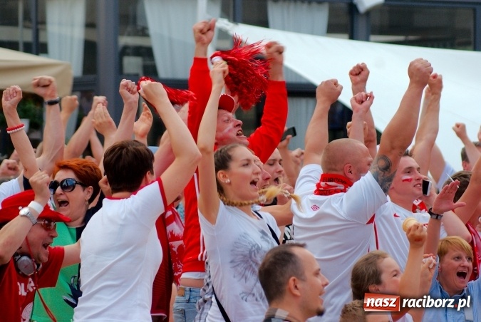 Zdjęcie w galerii na portalu naszraciborz.pl: Kto wygra? Polska czy Niemcy? Mecz do obejrzenia w strefie kibica i...  wiadomości z regionu