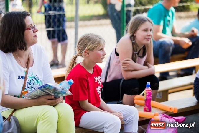 Zdjęcie w galerii na portalu naszraciborz.pl: Bieg o Puchar Burmistrza podczas festynu w Borucinie wiadomości z regionu