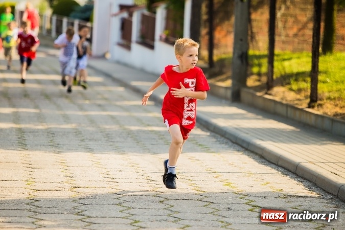 Zdjęcie w galerii na portalu naszraciborz.pl: Bieg o Puchar Burmistrza podczas festynu w Borucinie wiadomości z regionu