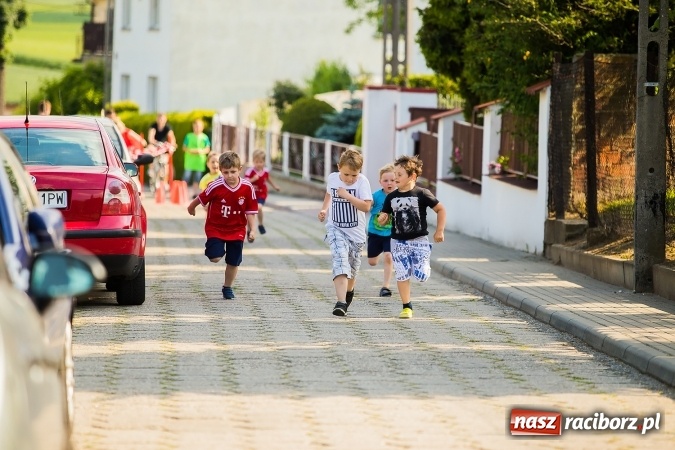 Zdjęcie w galerii na portalu naszraciborz.pl: Bieg o Puchar Burmistrza podczas festynu w Borucinie wiadomości z regionu