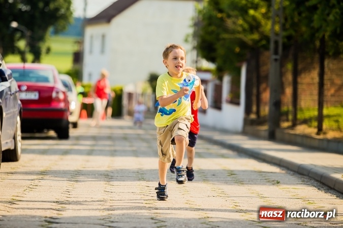 Zdjęcie w galerii na portalu naszraciborz.pl: Bieg o Puchar Burmistrza podczas festynu w Borucinie wiadomości z regionu