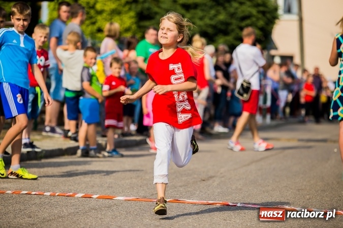 Zdjęcie w galerii na portalu naszraciborz.pl: Bieg o Puchar Burmistrza podczas festynu w Borucinie wiadomości z regionu