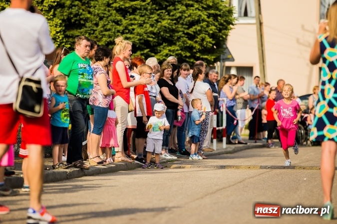 Zdjęcie w galerii na portalu naszraciborz.pl: Bieg o Puchar Burmistrza podczas festynu w Borucinie wiadomości z regionu
