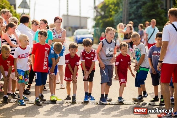 Zdjęcie w galerii na portalu naszraciborz.pl: Bieg o Puchar Burmistrza podczas festynu w Borucinie wiadomości z regionu