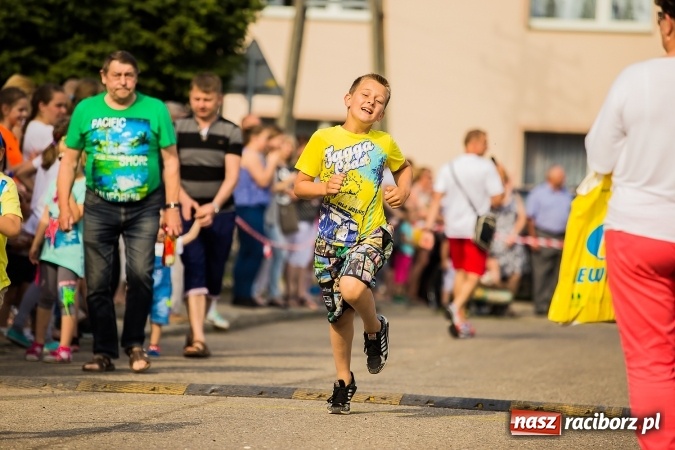 Zdjęcie w galerii na portalu naszraciborz.pl: Bieg o Puchar Burmistrza podczas festynu w Borucinie wiadomości z regionu