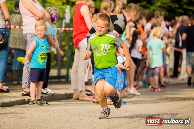 Zdjęcie w galerii na portalu naszraciborz.pl: Bieg o Puchar Burmistrza podczas festynu w Borucinie wiadomości z regionu
