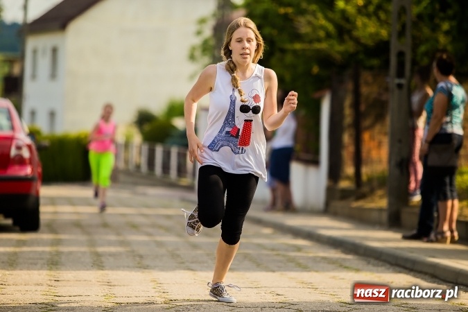 Zdjęcie w galerii na portalu naszraciborz.pl: Bieg o Puchar Burmistrza podczas festynu w Borucinie wiadomości z regionu