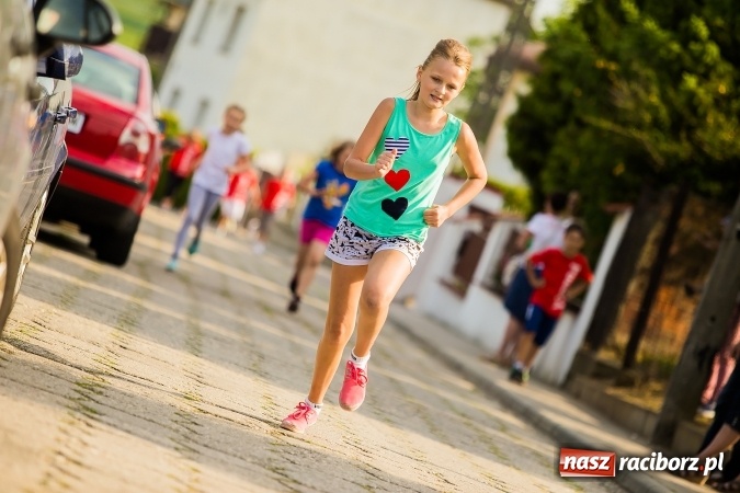 Zdjęcie w galerii na portalu naszraciborz.pl: Bieg o Puchar Burmistrza podczas festynu w Borucinie wiadomości z regionu