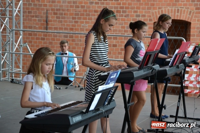 Zdjęcie w galerii na portalu naszraciborz.pl: Czym Nędza bogata! Trzeci rodzinny piknik na Zamku Piastowskim za nami  wiadomości z regionu