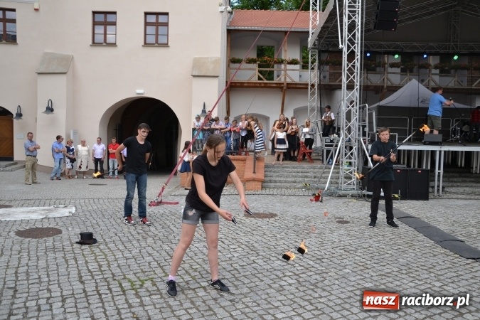Zdjęcie w galerii na portalu naszraciborz.pl: Czym Nędza bogata! Trzeci rodzinny piknik na Zamku Piastowskim za nami  wiadomości z regionu