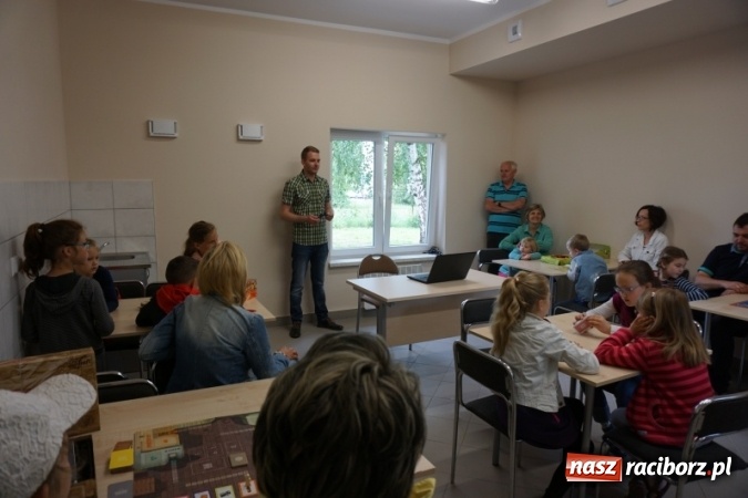 Zdjęcie w galerii na portalu naszraciborz.pl: Świetlica w Oborze już otwarta. To kolejny projekt obywatelski wiadomości z regionu