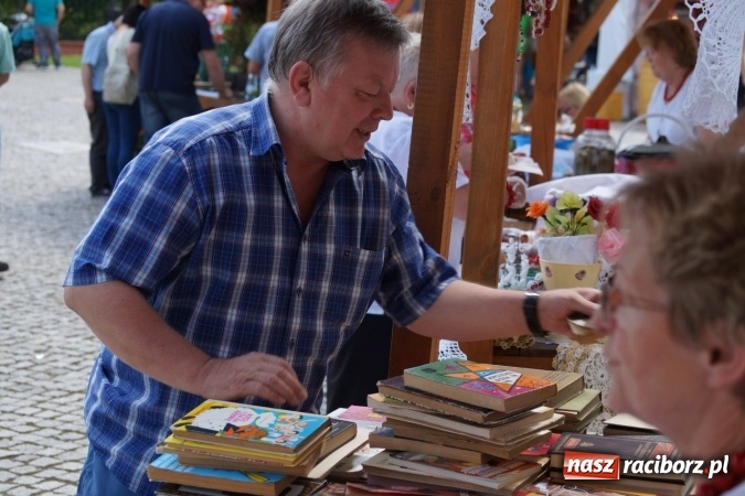 Zdjęcie w galerii na portalu naszraciborz.pl: Na bogato! Gmina Nędza promowała się na zamku  wiadomości z regionu